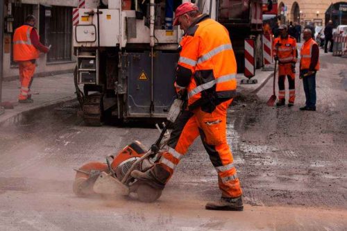 Природные богатства и труд людей - основа экономики