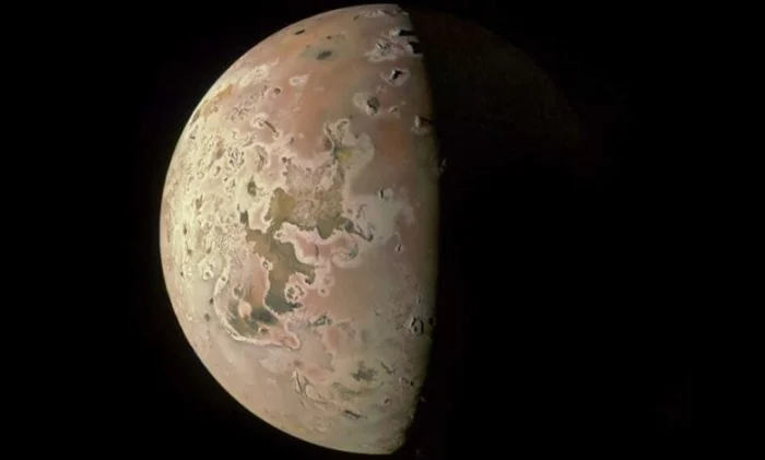 Juno приблизится к вулканическому спутнику Юпитера Ио