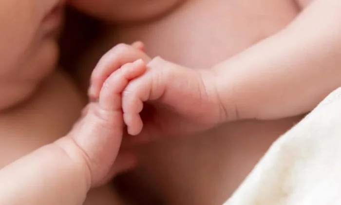 Почему у однояйцевых близнецов не совпадают отпечатки пальцев