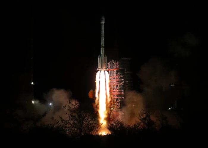 На орбиту выведен китайский спутник-ретранслятор данных