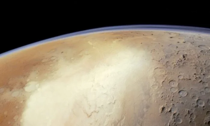 Солнечная буря на Марсе: уникальные данные с европейских зондов