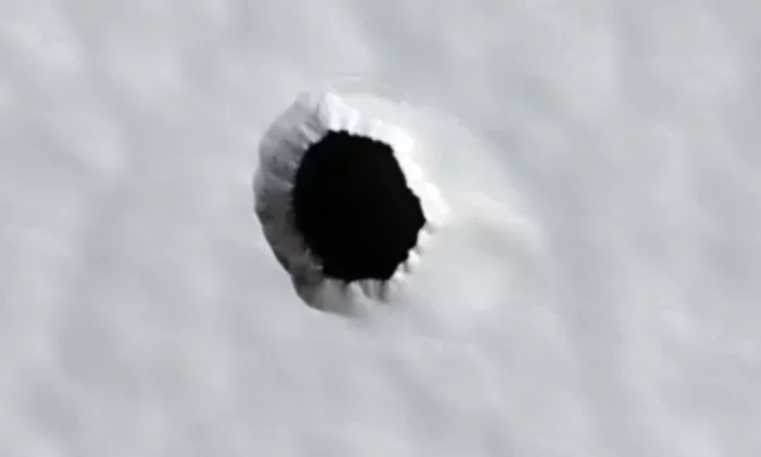 Таинственная дыра на Марсе может стать убежищем для будущих колонистов