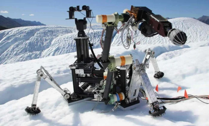 Робот для поиска жизни на Европе прошел испытания NASA