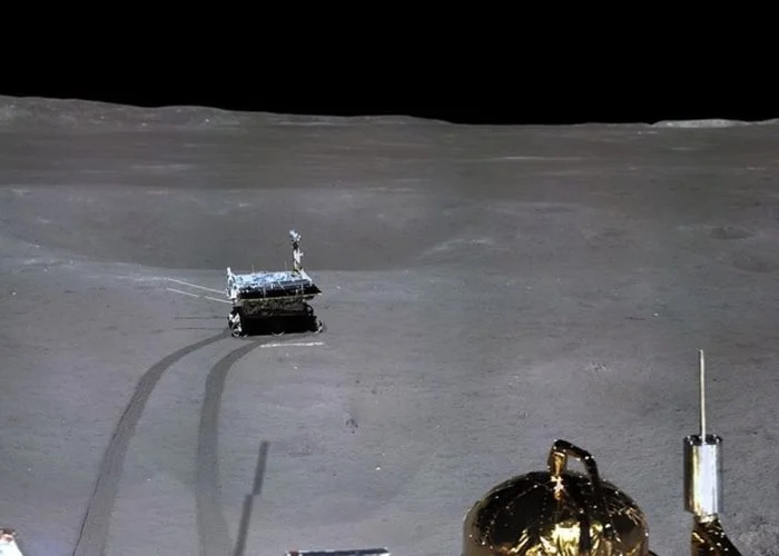 Китайский ровер снова работает на обратной стороне Луны