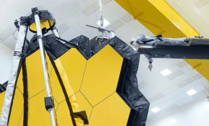 Золотое зеркало «Джеймса Уэбба» развернули в последний раз перед отправкой в космос