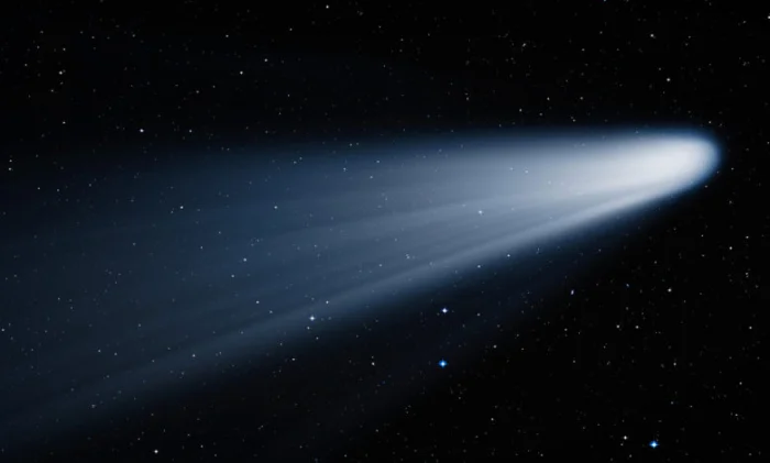 Загадка космических странниц: откуда у комет берутся хвосты