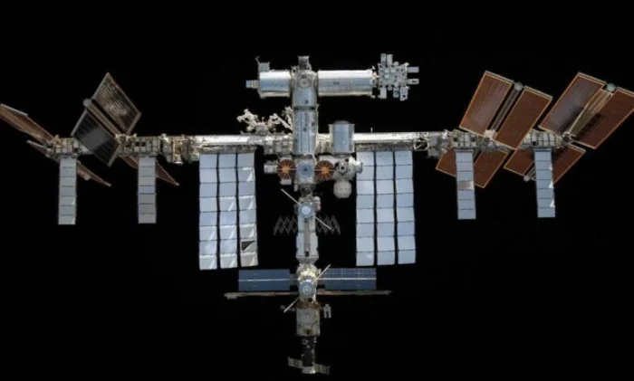 Загадочные узоры в пустыне, замеченные с МКС