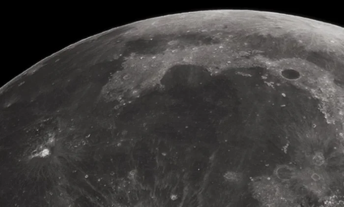 Яркая вспышка неизвестного происхождения озарила поверхность Луны