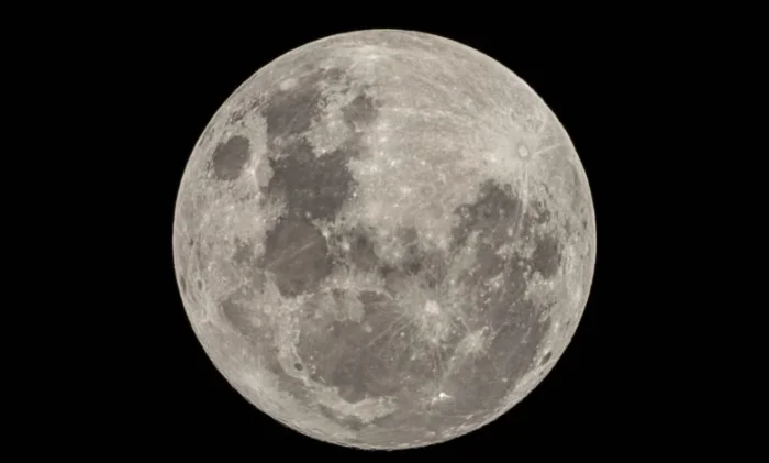 Почему Луна — спутник, а не планета: главные причины