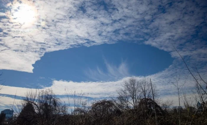 Ученые объяснили загадочные «дыры» в облаках