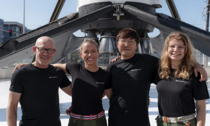 SpaceX впервые отправит людей в полярный полет вокруг Земли