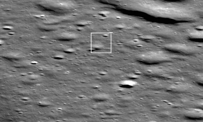 Зонд LRO сфотографировал место посадки аппарата «Голубой призрак» на Луне
