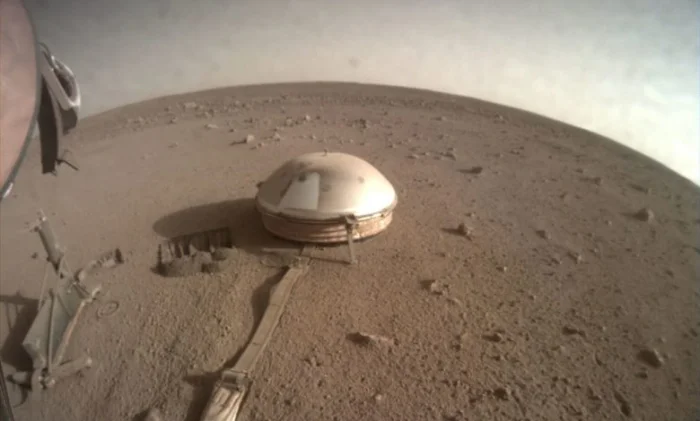 InSight зафиксировал два мощных марсотрясения в сейсмоактивной зоне
