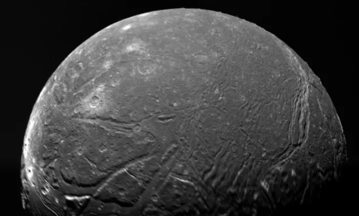 Под поверхностью Ариэля нашли признаки скрытого океана