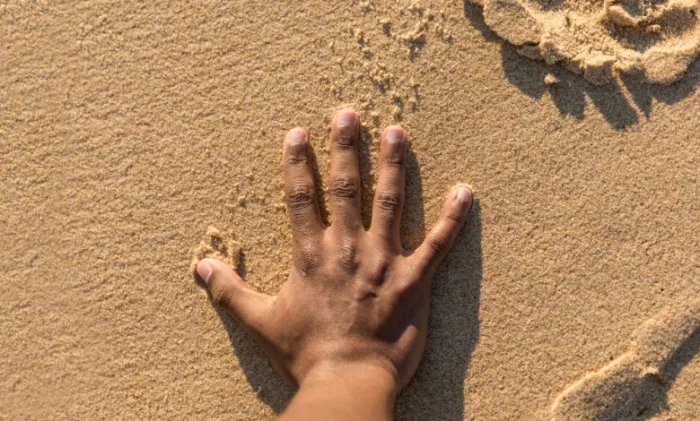 Ученые открыли у людей скрытое «седьмое чувство» дистанционного осязания