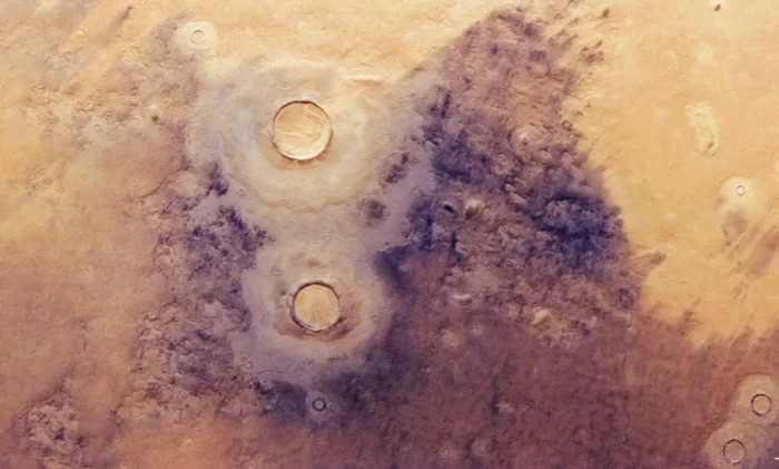 Загадочные многоугольники скрываются глубоко под Марсом
