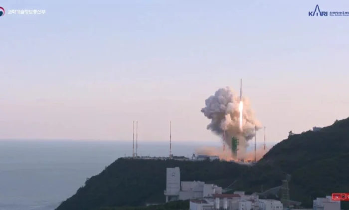 Корейская ракета «Нури» впервые вывела спутник на орбиту