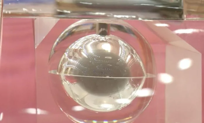 Китай впервые показал снимки доставленного лунного грунта