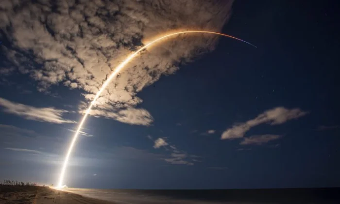 Китайские ученые предложили бороться со Starlink с помощью ядерного взрыва в космосе