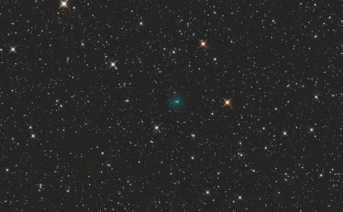 У межзвездной кометы 3I/ATLAS нашли аномалию в свете