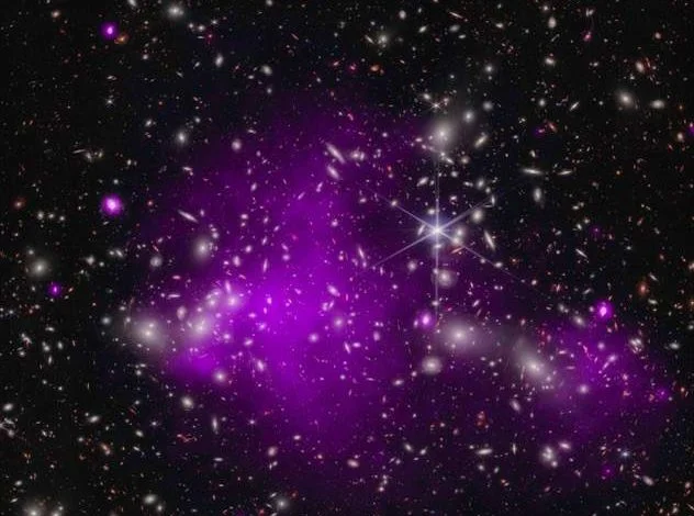 «Уэбб» и «Чандра» нашли рекордно далекую черную дыру в рентгене