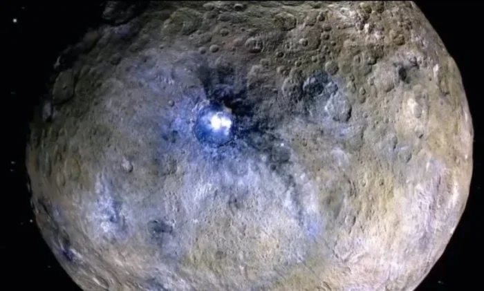 Церера раскрыла тайну: под поверхностью карликовой планеты скрывается океан