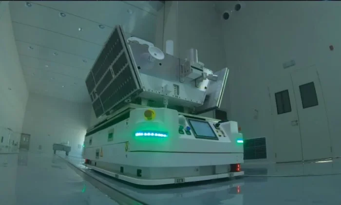 Автоконцерн Geely произвёл свой первый спутник