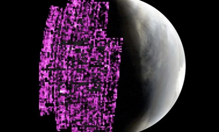 Мощная солнечная буря вызвала полярные сияния и радиацию на Марсе