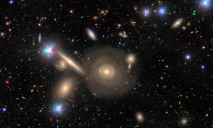 Астрономы нашли уникальную галактику с тремя кольцами