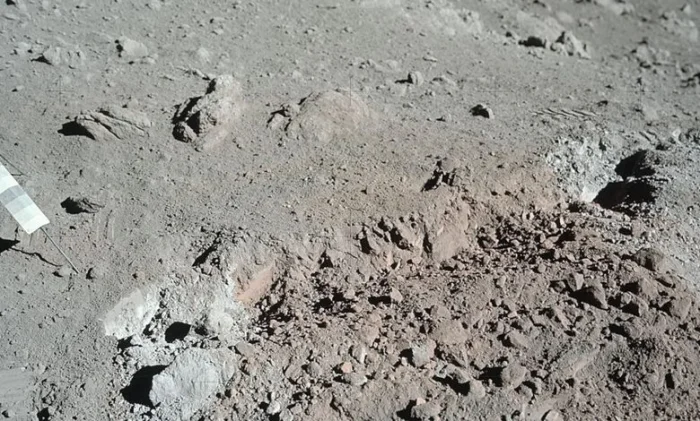 Лазер напечатал кирпичи из лунной пыли для будущих баз